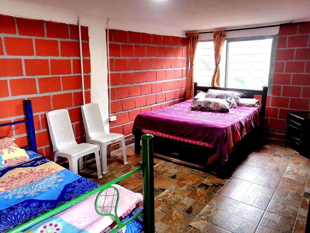 Hostal Familiar La Palma Villa Калима Екстериор снимка