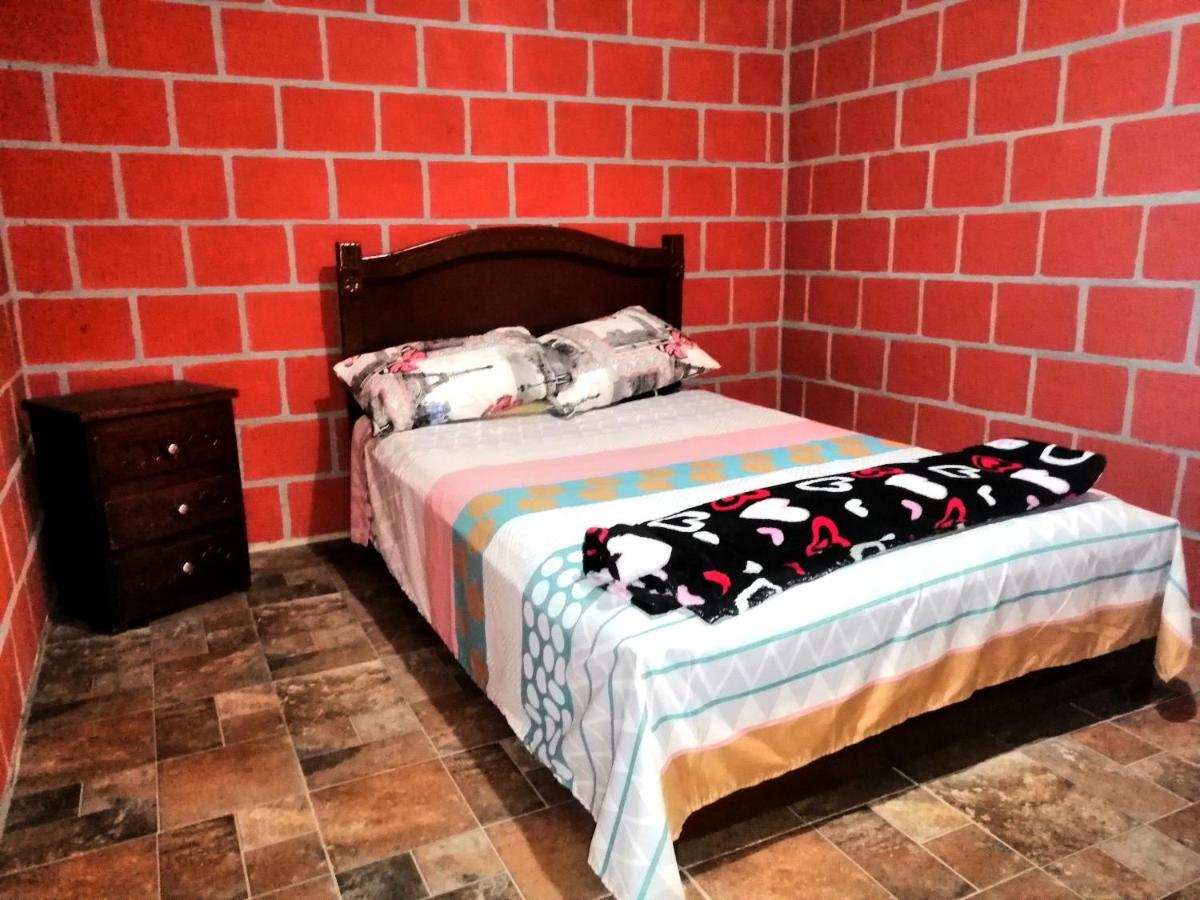 Hostal Familiar La Palma Villa Калима Екстериор снимка